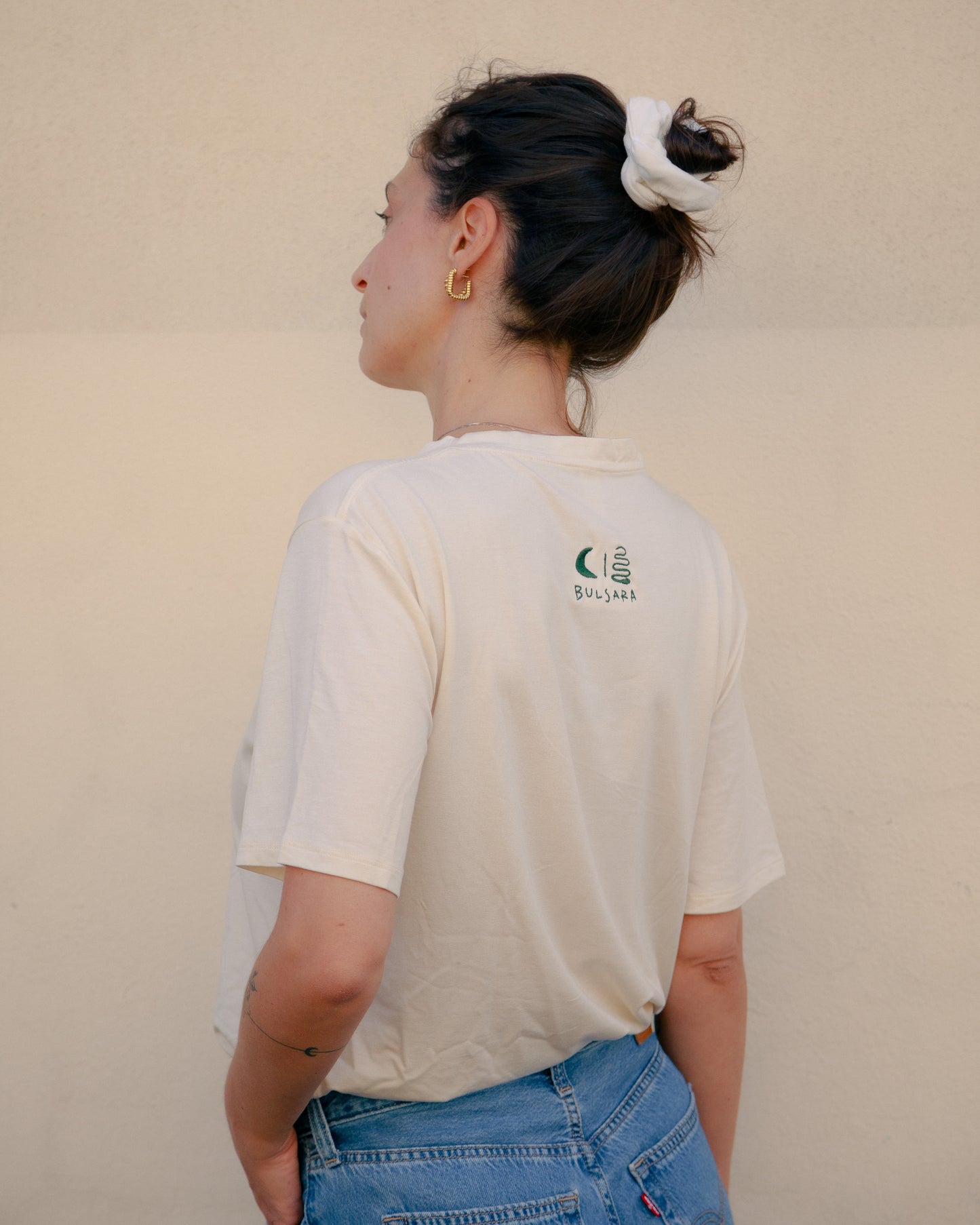Embroidery Creamy Tee
