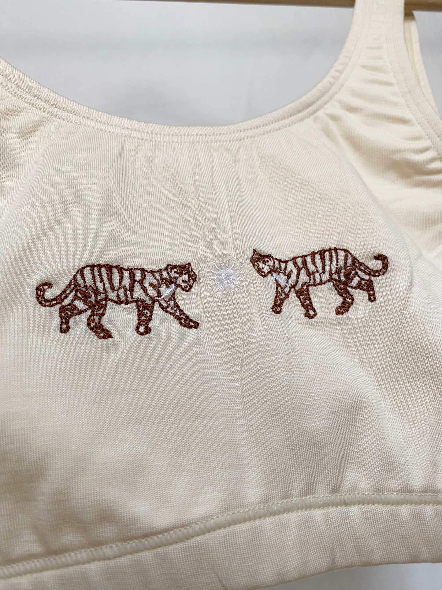 Embroidery Creamy BRA | Tiger