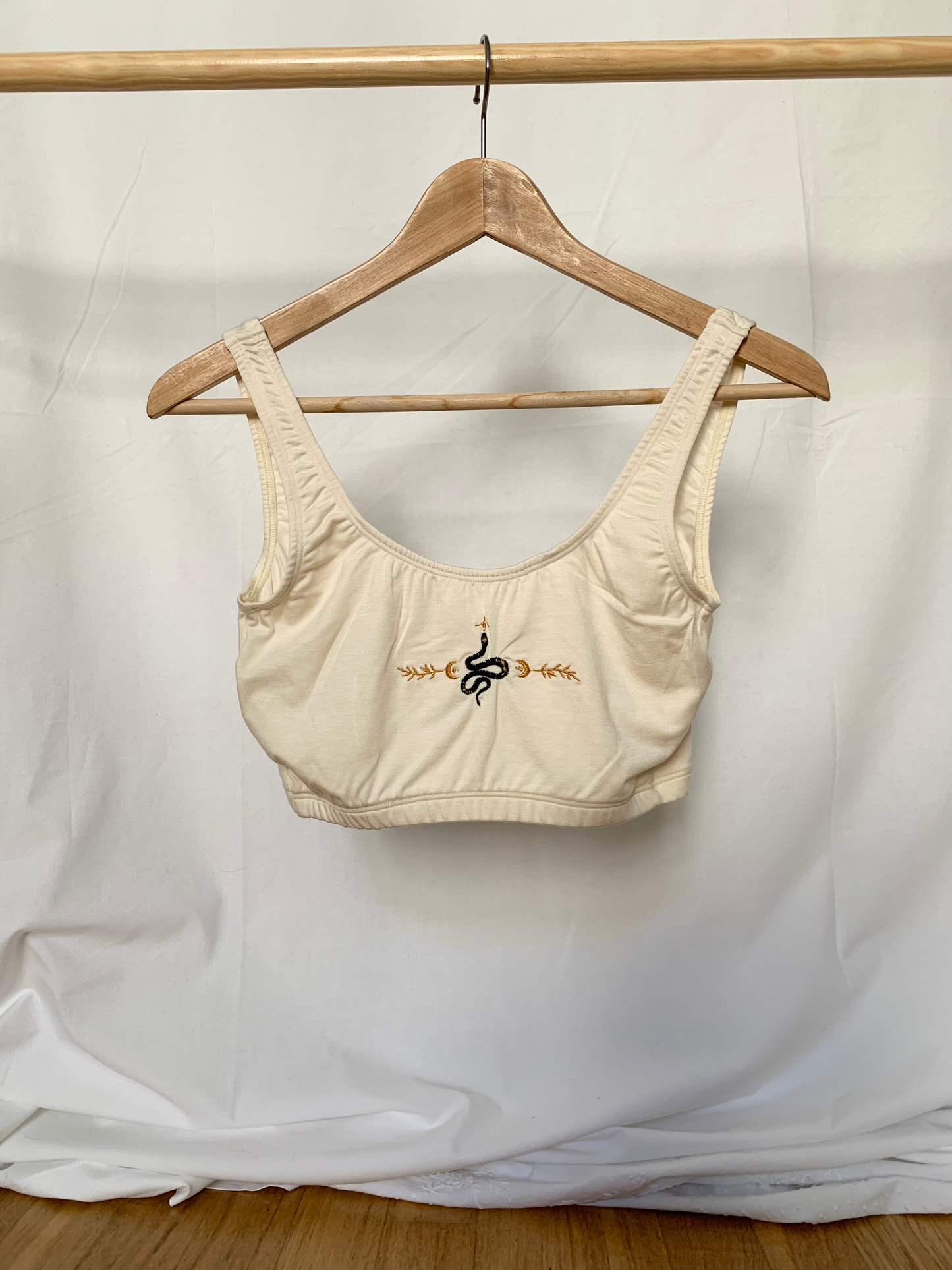 Embroidery Creamy BRA | Cobra