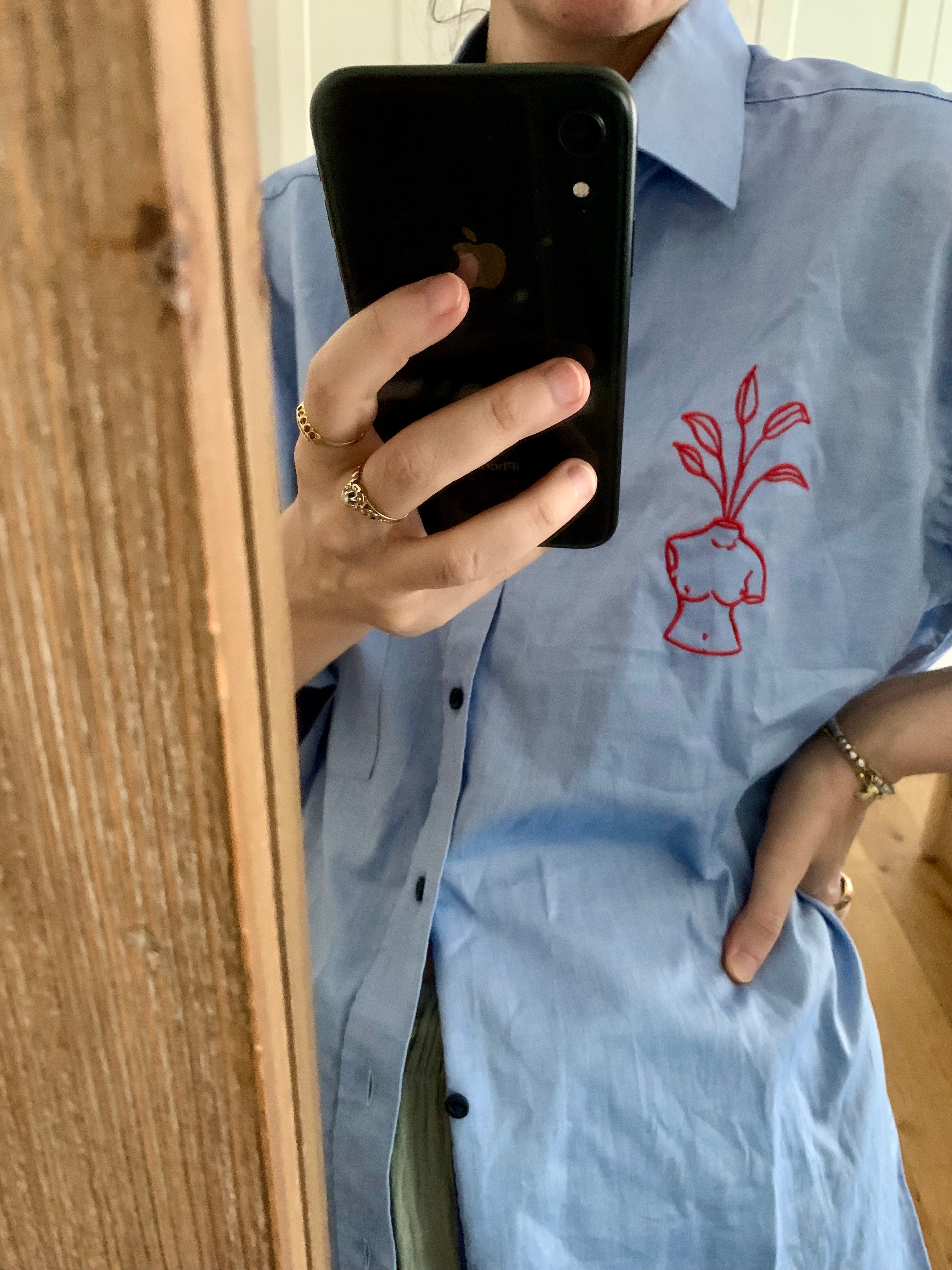 Red vase | Oversize blue cotton Shirt